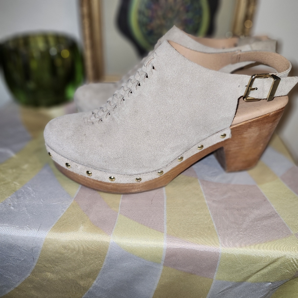 Pilcro Kilty Clogs - Picture 8 of 8